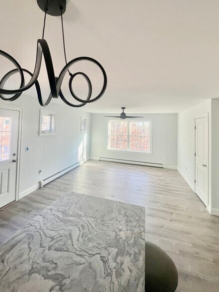 Building Photo - 652 Goodwins Mills Rd