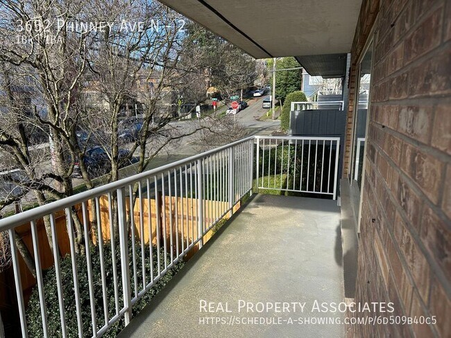 Building Photo - 3652 Phinney Ave N