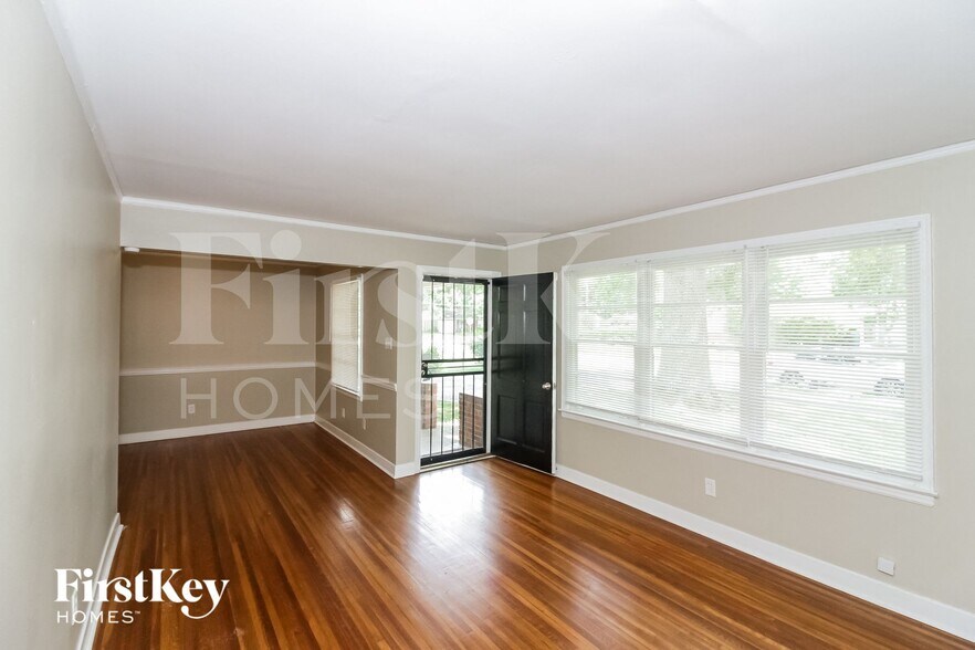 Building Photo - 4516 Leatherwood Ave