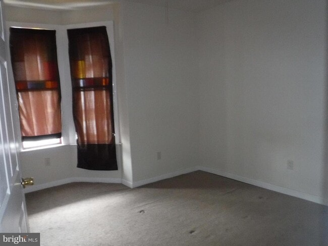 Building Photo - 153 S Main St