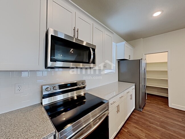 Building Photo - 6084 W South Jordan Pky