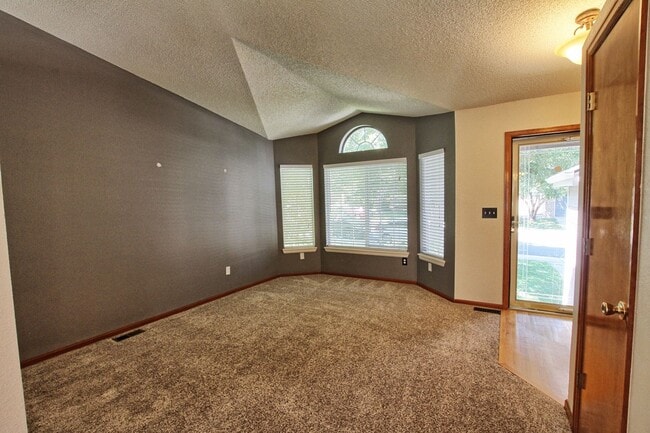 Building Photo - 4 bed 3 bath home in Clarke Farms Parker