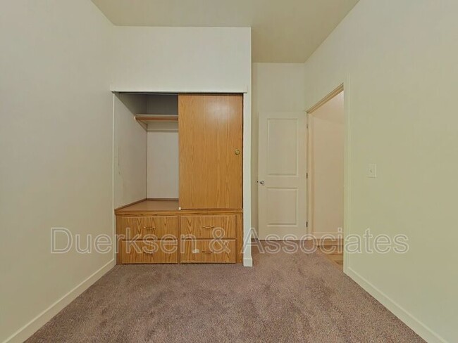 Building Photo - 415 Fir St