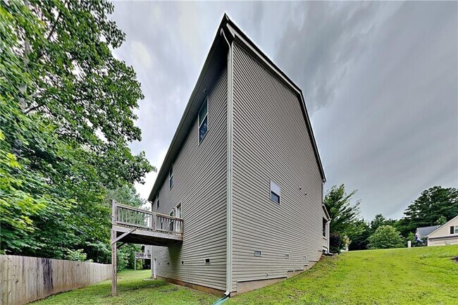 Building Photo - 345 Westridge Cir