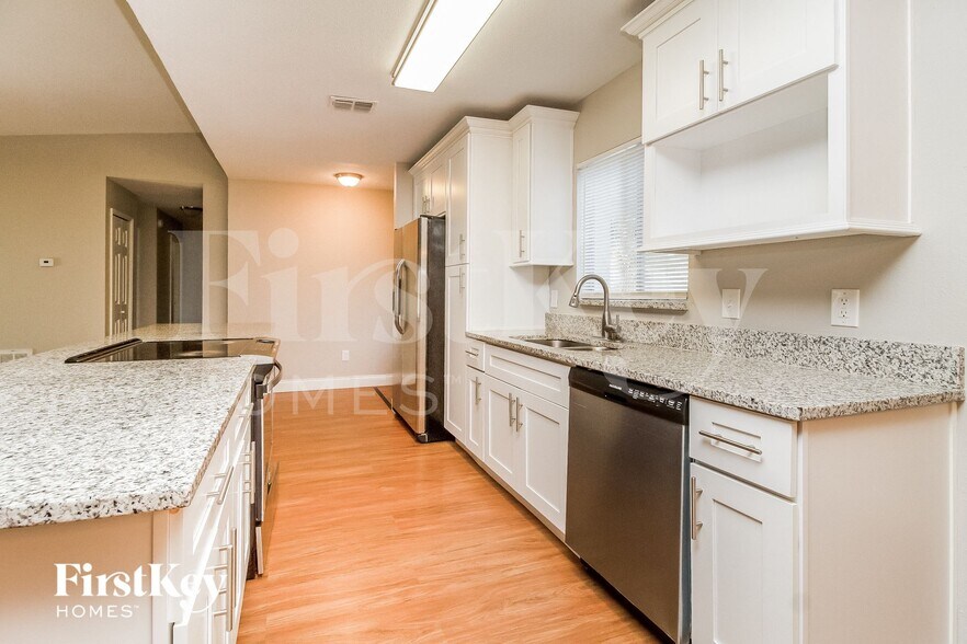 Building Photo - 1013 Taproot Dr