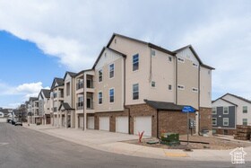 Building Photo - 874 N Hemsworth Way