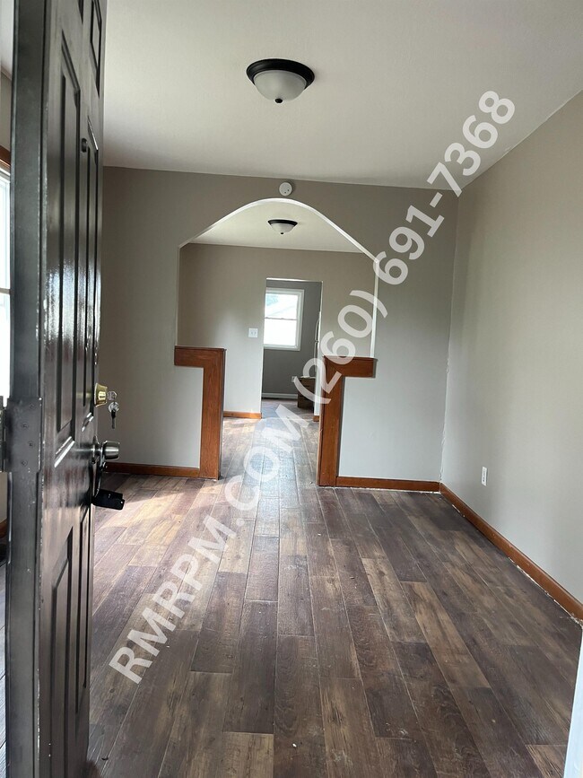 Building Photo - 1220 Fairview Ave