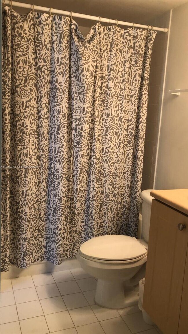 Building Photo - 2025 Lavers Cir