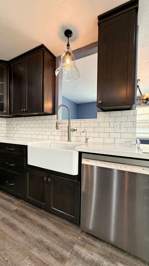 Building Photo - Move in ready home on Hollandale