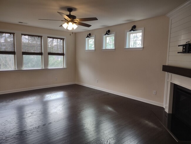 Building Photo - Beautiful home located in the Millbridge C...