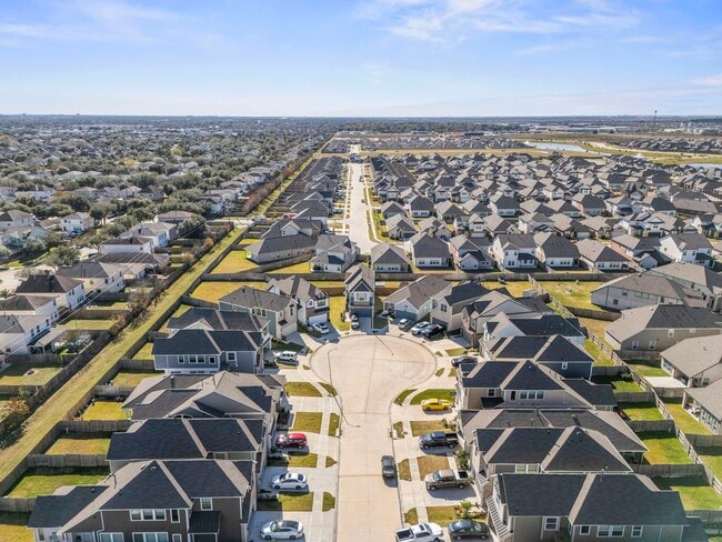 Building Photo - 7818 Starfish Arbor Dr