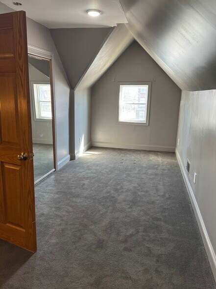 Building Photo - 504 Bellefontaine Ave