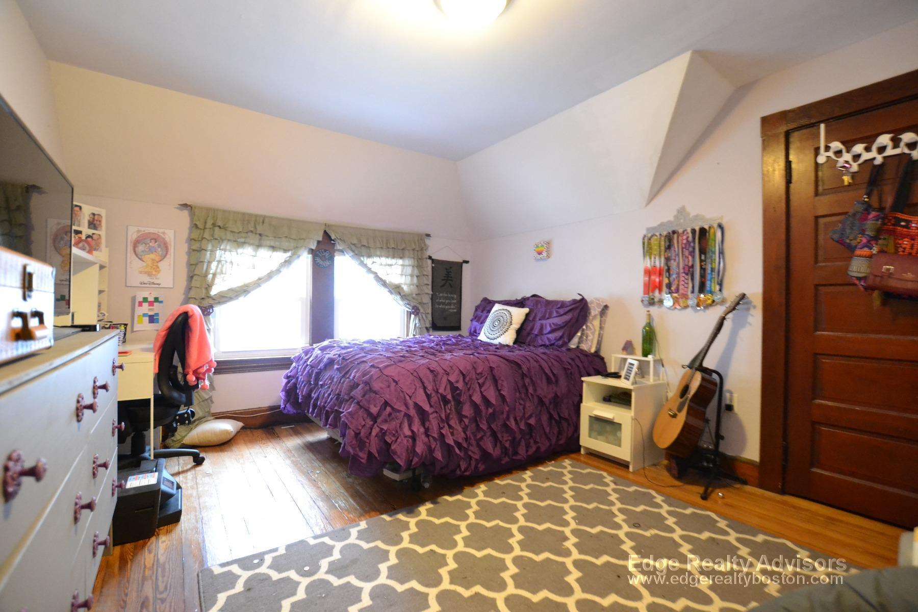 Building Photo - 56 Etna St