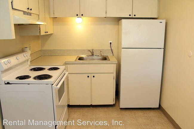 Building Photo - 12021 SE Foster Rd