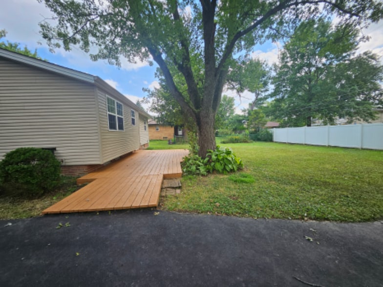 Building Photo - 8376 Priem Rd
