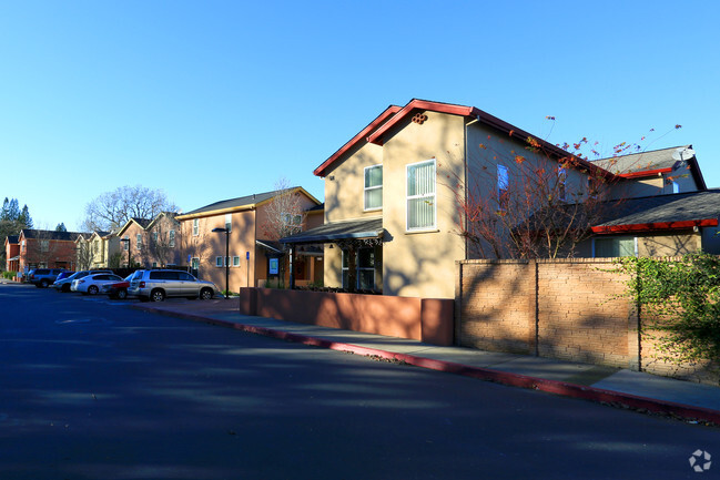 Building Photo - Larkfield Oaks