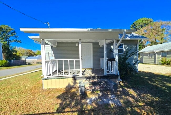 Primary Photo - 9447 Peachtree St