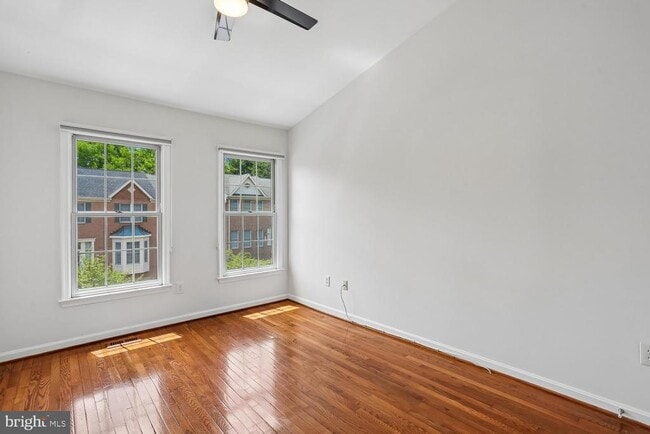 Building Photo - 417 Winding Rose Dr