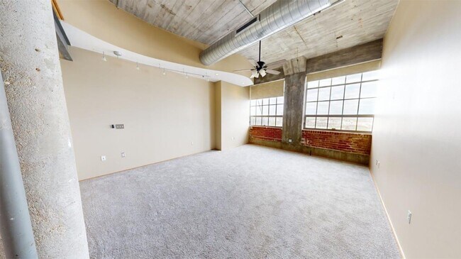 Building Photo - 1635 Washington Ave