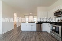 Building Photo - Large 4 Bedroom Home!