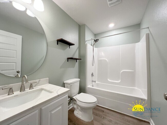 Building Photo - Gorgeous 4 Bedroom Home in Crestview!