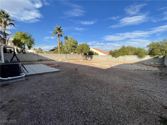 Building Photo - 6122 Cozy Creek St