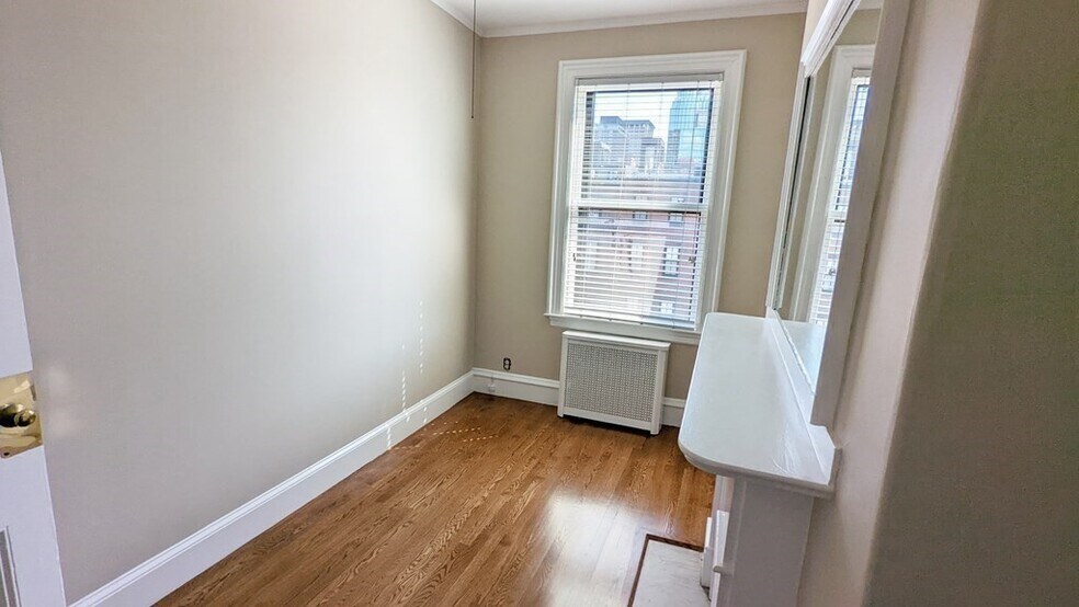 Building Photo - 388 Beacon St