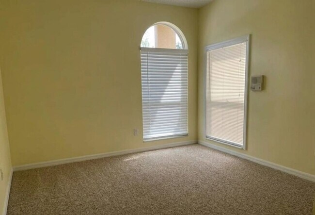 Building Photo - 8836 Coral Palms Ct