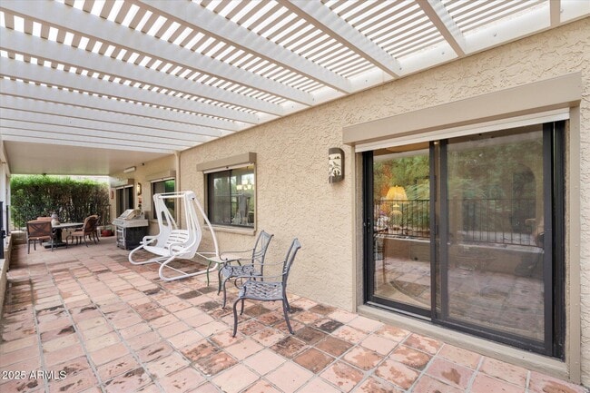 Building Photo - 25409 N Quail Haven Dr