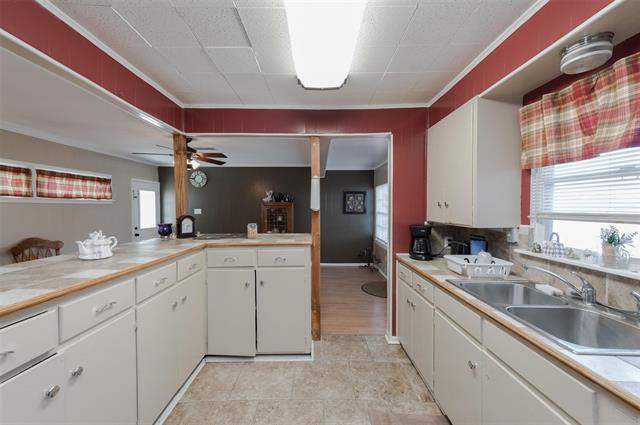 Building Photo - 221 W Burton St