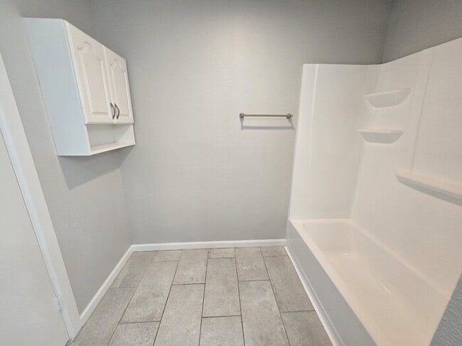 Building Photo - 433 Clearfield Dr