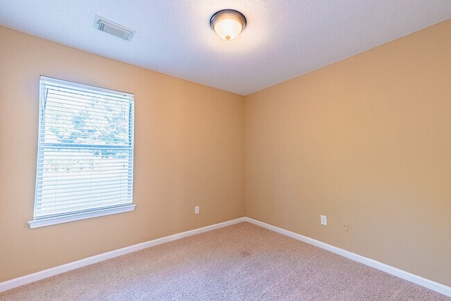 Building Photo - 12591 Drift Bay Cove