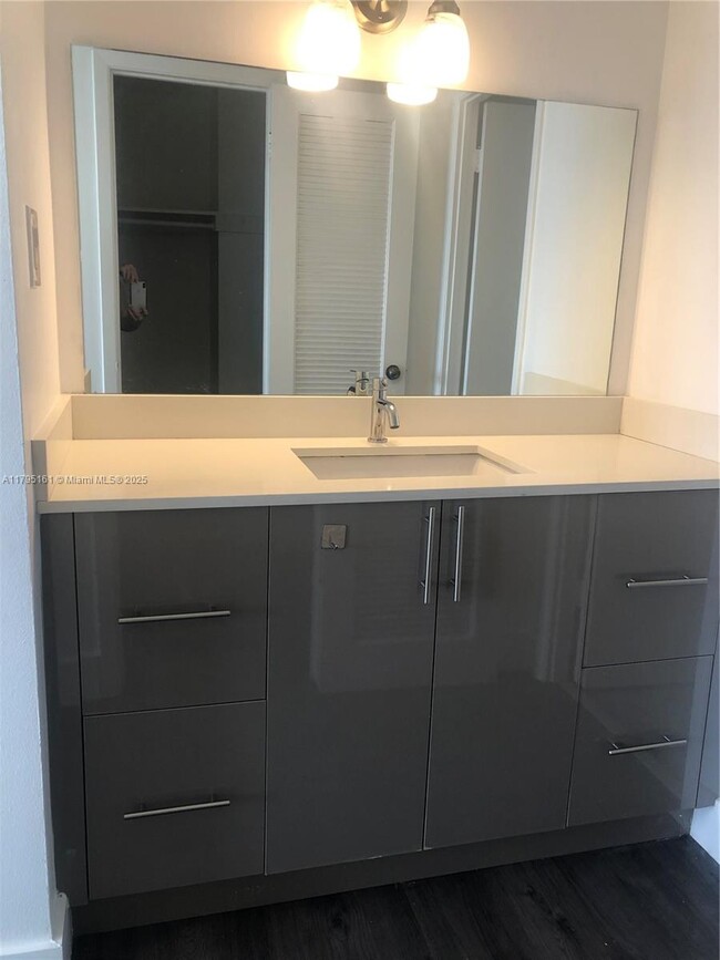 Building Photo - 18081 Biscayne Blvd