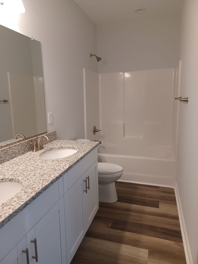 Building Photo - Newly Constructed 5 Bedroom Home in Hampton
