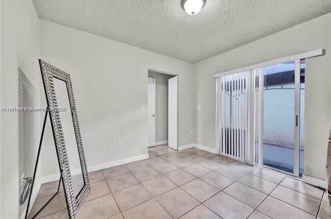Building Photo - 13721 SW 119th Ave