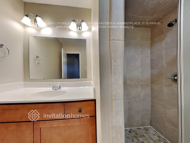 Building Photo - 1447 McIlroy Rd