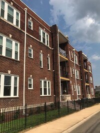 Building Photo - 606 N Roan St