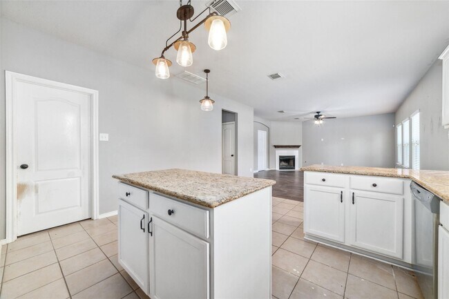 Building Photo - 9823 Lynette Falls Dr