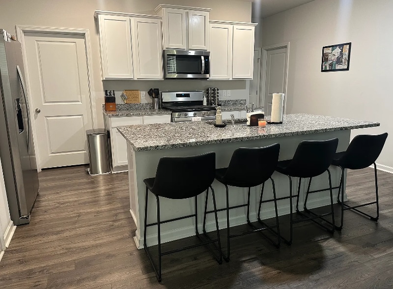 Building Photo - 6189 Whitewater Dr