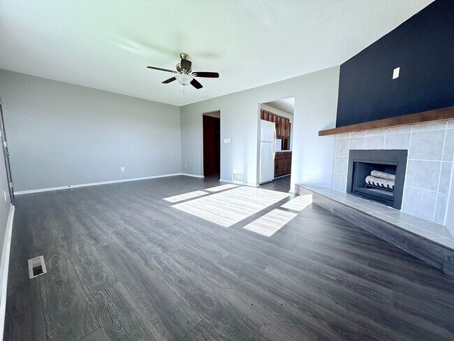 Building Photo - 204-206 Elm Street