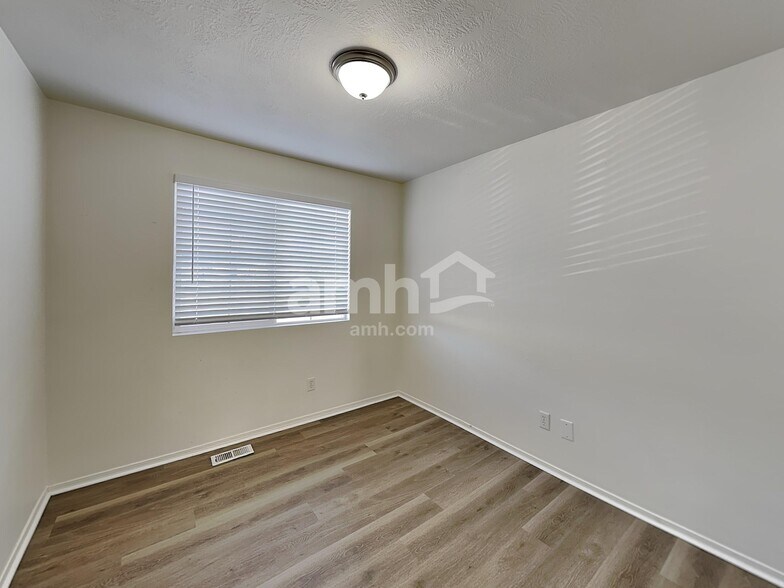 Building Photo - 14354 S Debrian Way