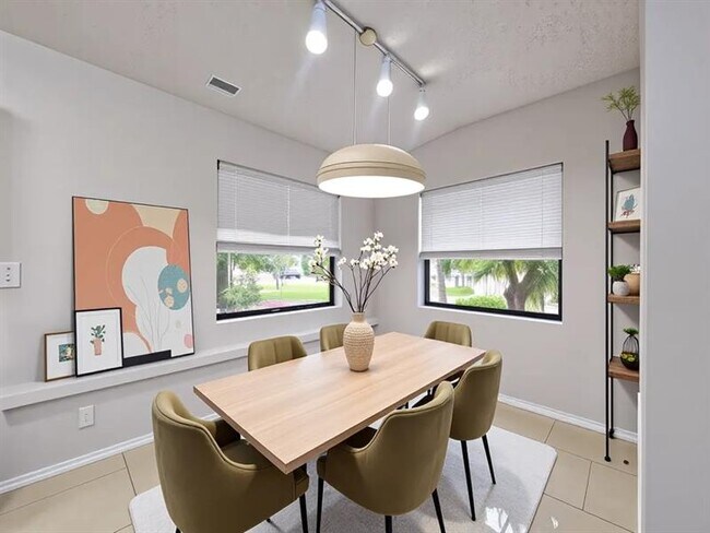 Building Photo - 9999 Summerbreeze Dr