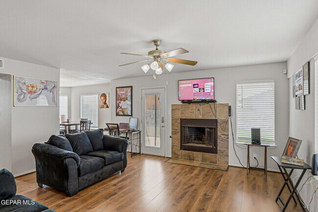 Building Photo - 4613 Al Hernandez St