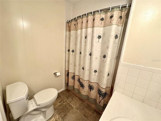 Building Photo - 410 49th Ave Terrace W