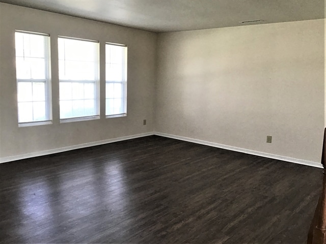 Building Photo - 467 Sedgewick Dr