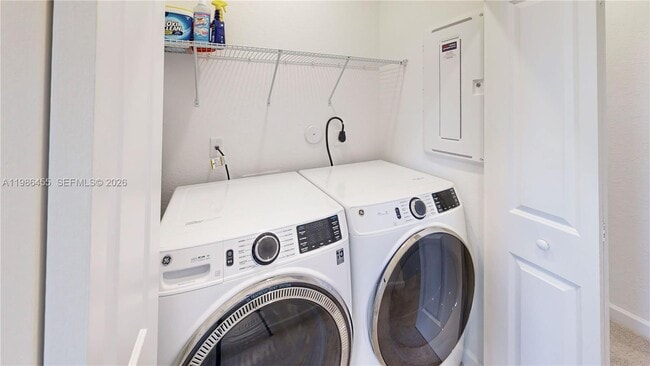 Building Photo - 2333 SE 28th St