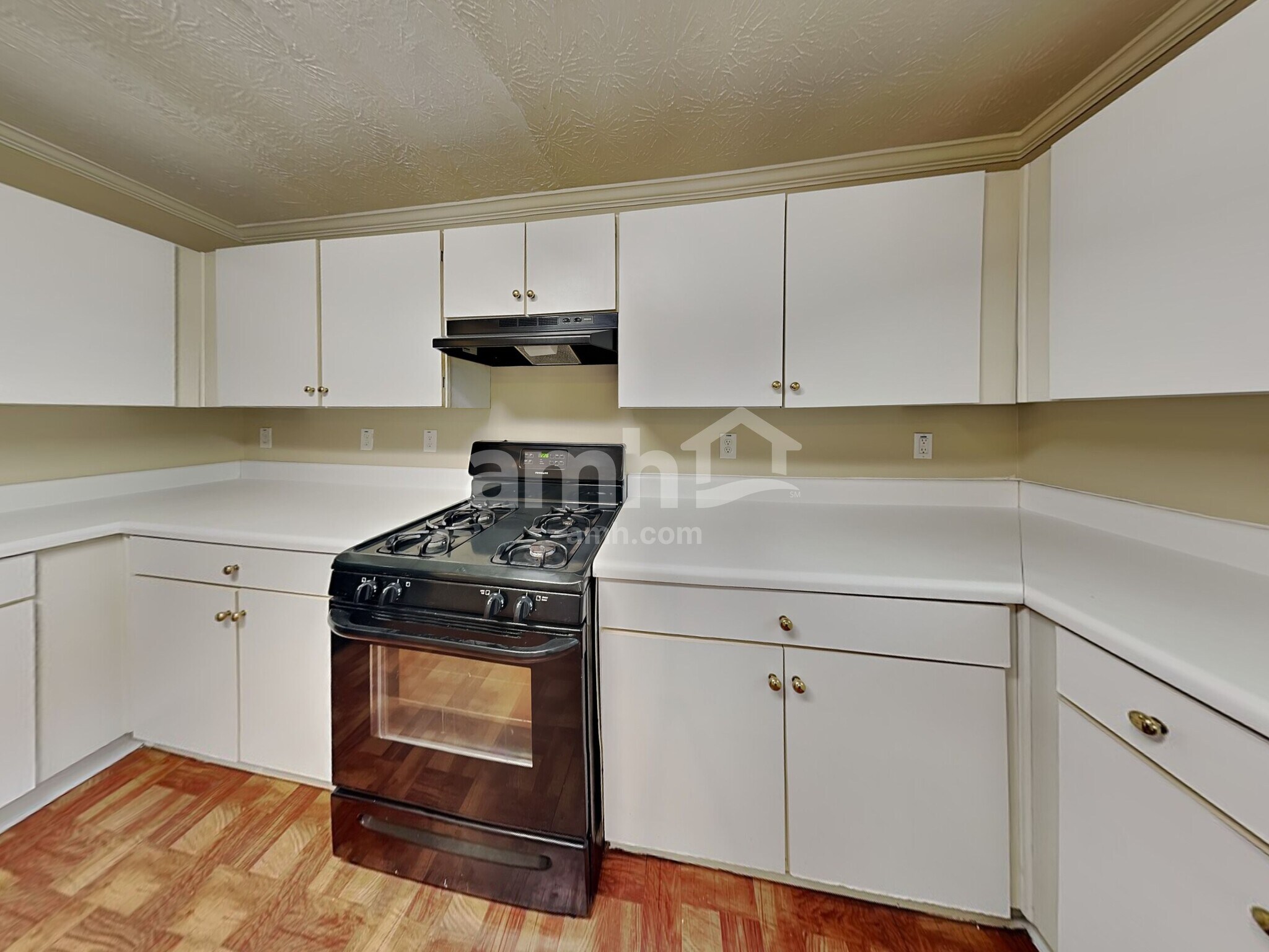 Building Photo - 3002 Sentinel Cir