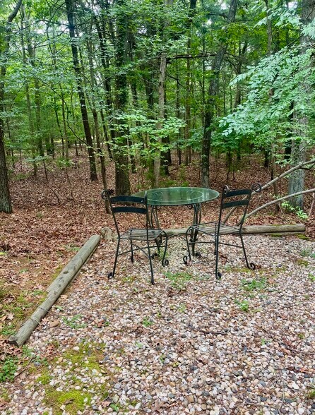 Building Photo - 5 Highland Ln