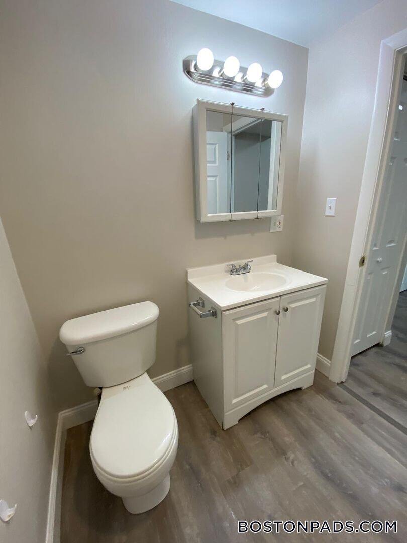 Building Photo - 24 Waugh St