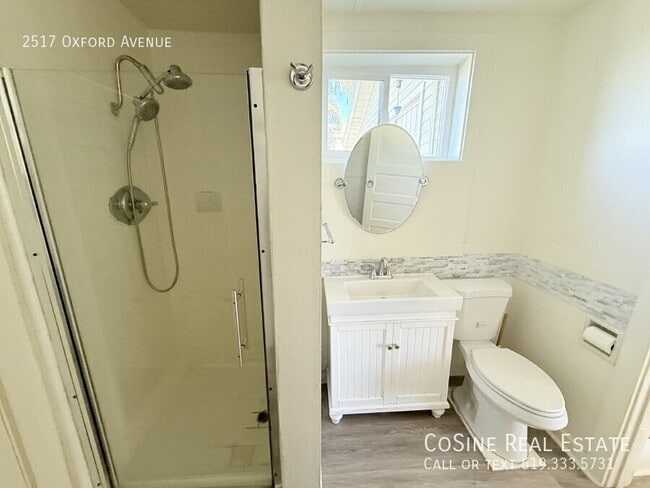 Building Photo - 2517 Oxford Ave